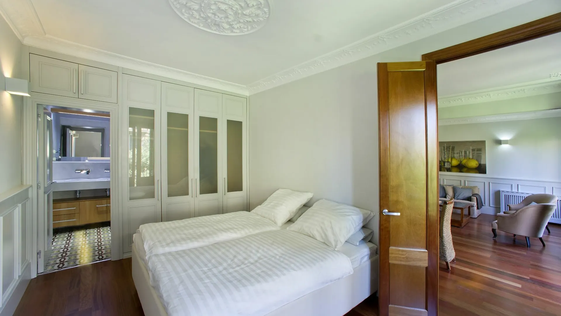 Montaber Apartments - Bailen Barcelona Spain